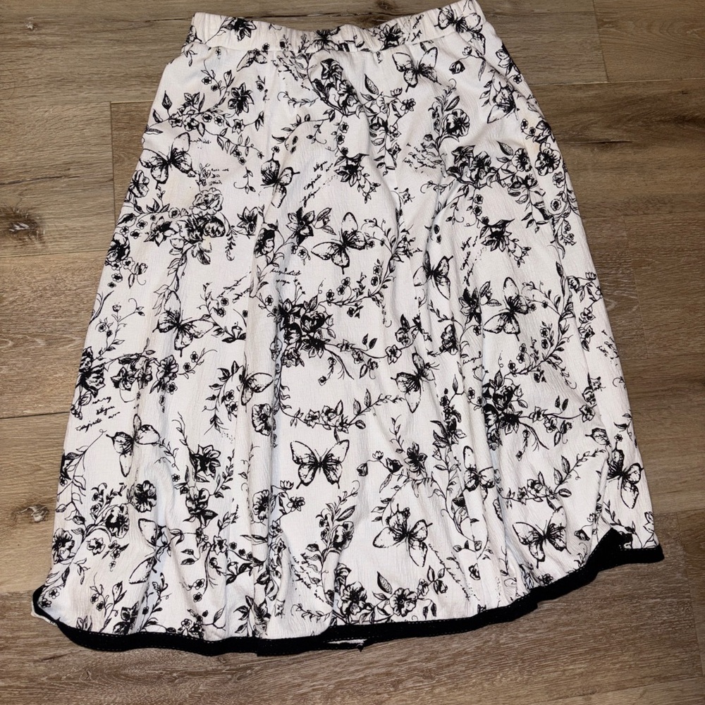 RQT White Fairycore Skirt – Size Small